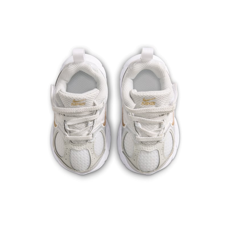 Nike V5 RNR HQ6413-104 04