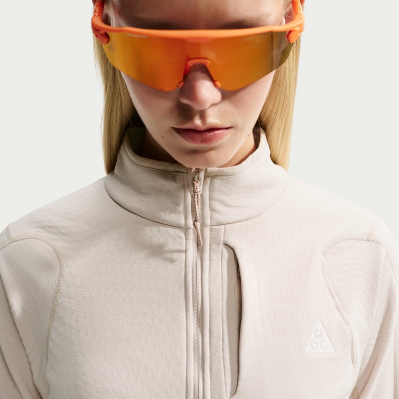 Haut Nike ACG "Wolf Grid" Therma-FIT 1/2-Zip "Light Orewood Brown & Cream II" | Femme | Randonnée | 03 | SPORTSHOWROOM