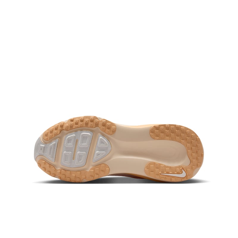 Nike Vomero 18 HQ2157-800 02