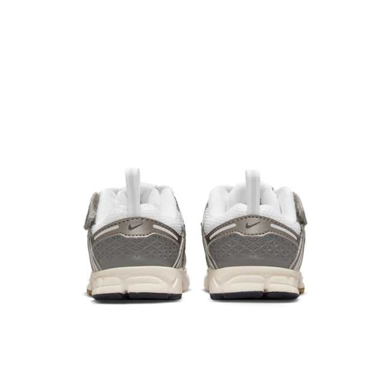 Nike Vomero 5 HF7000-004 06