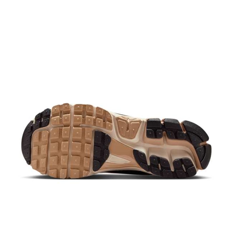 Nike Zoom Vomero 5 FJ2028-106 02