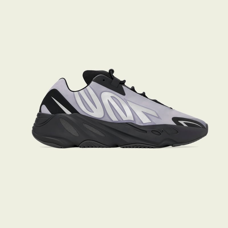 Yeezy Boost 700 MNVN GW9526 01