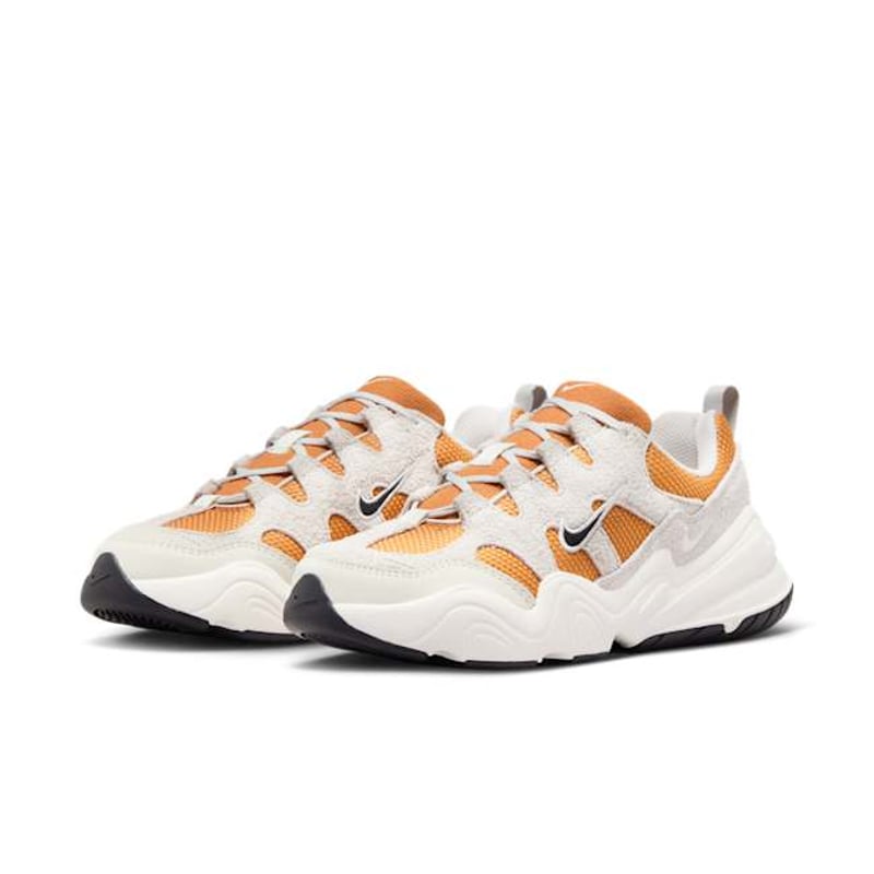 Nike Tech Hera DR9761-800 05