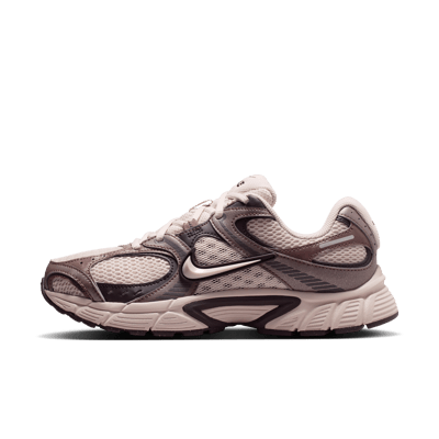 Tenisky Nike V5 RNR SE "Silt Red & Tattoo" | Ženy | Sportstyle | 01 | SPORTSHOWROOM