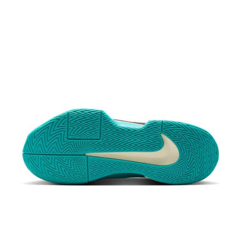 Nike GP Challenge Pro Premium HJ6647-300 02