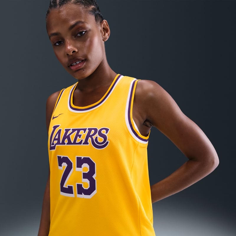 Majica Nike LeBron James Los Angeles Lakers Icon Edition 2022/23 Dri-FIT NBA Swingman "Amarillo" | Moški | Košarka | 02 | SPORTSHOWROOM