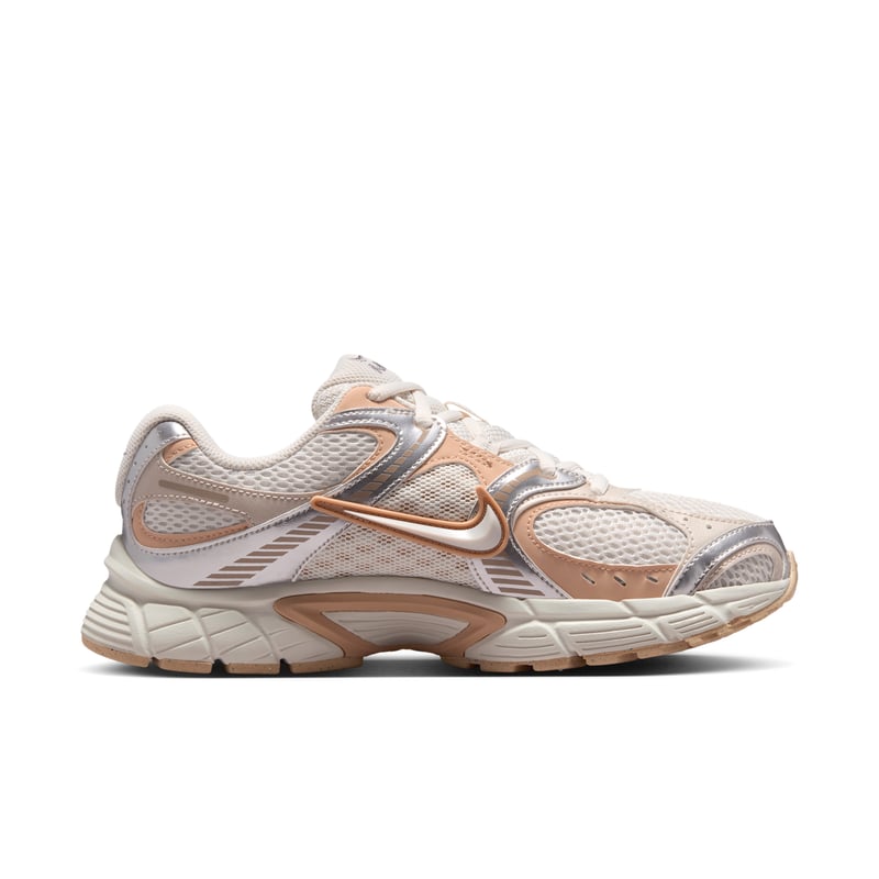 Nike V5 RNR sneakers "Phantom & Shimmer" | Dames | Sportstyle | 03 | SPORTSHOWROOM