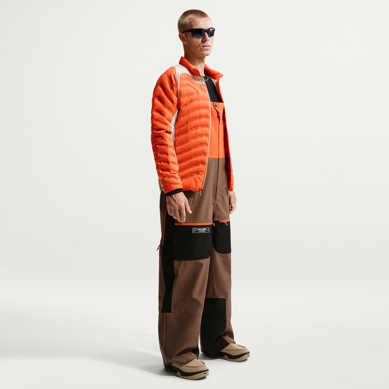 Nike ACG 'Mystery Lights' Storm-FIT ADV Bibs Bukse "Safety Orange & Mosswood Brown" | Herre | | 04 | SPORTSHOWROOM