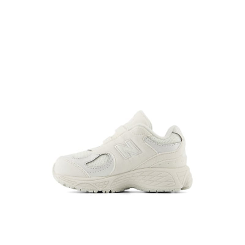 New Balance 2002 Hook & Loop IV2002WH 02