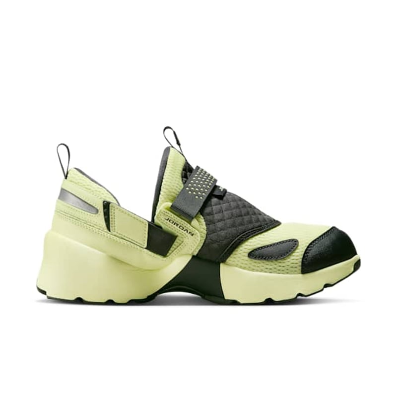 Jordan Trunner LX HQ2164-302 03