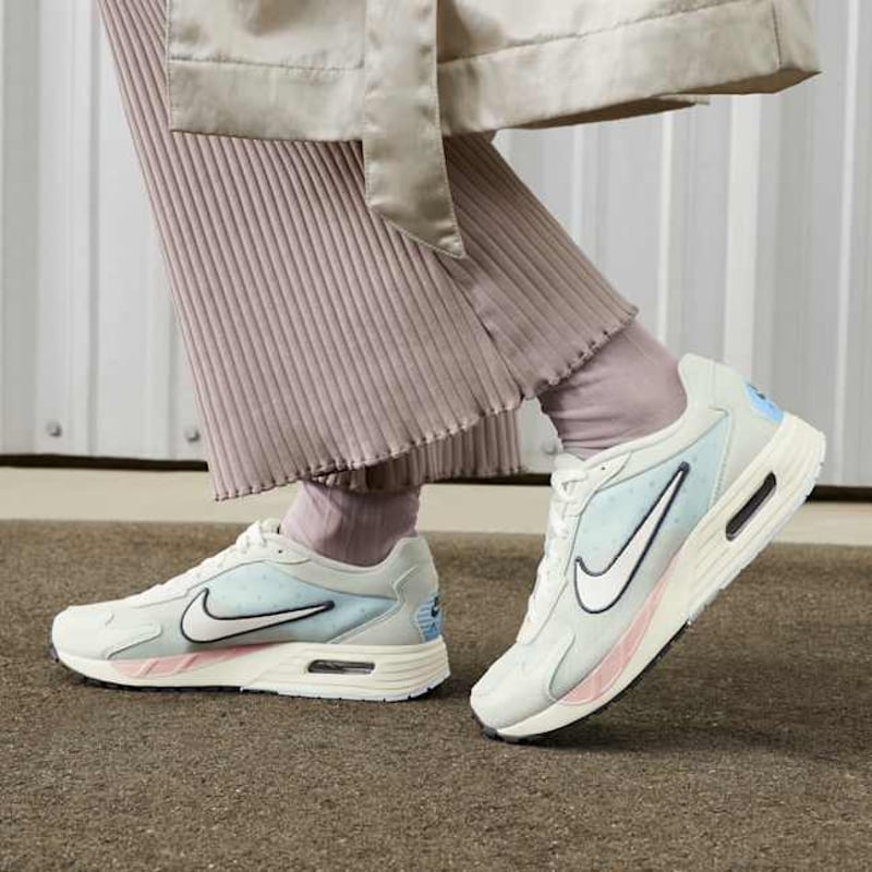 Nike Air Max Solo FN0784-002 02