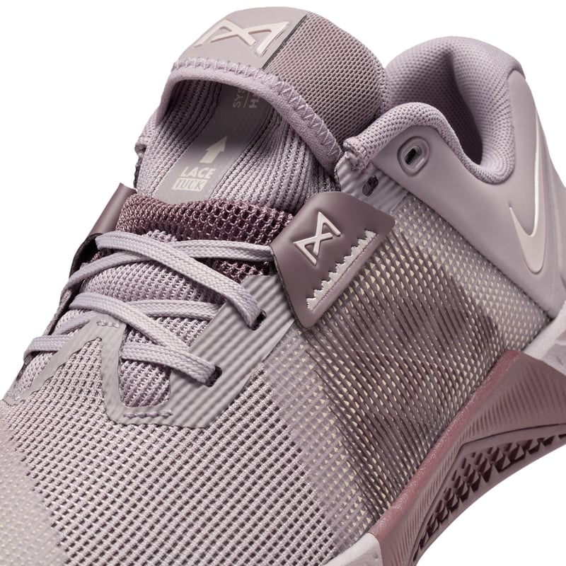 Nike Metcon 10 gym runners "Light Violet Ore & Tattoo" | Women | Training | 09 | SPORTSHOWROOM