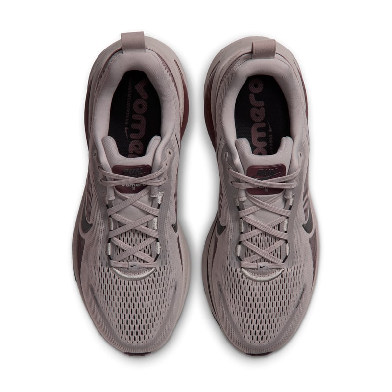 Scarpe da running Nike Vomero 18 "College Grey & Light Boulder" | Uomo | Corsa | 04 | SPORTSHOWROOM