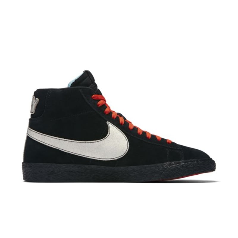 Nike Blazer Mid AT9978-001 03