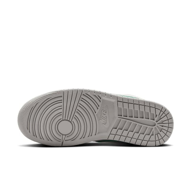 Jordan 1 Low SE IH3369-077 02