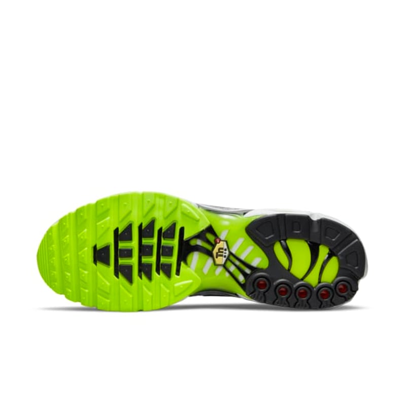 Nike Air Max Plus DB0682-002 02