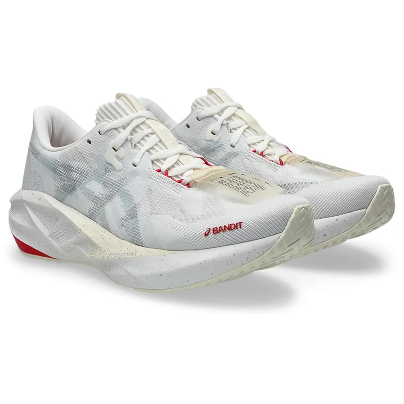 ASICS Novablast 5 x Bandit 1011C118-020 02
