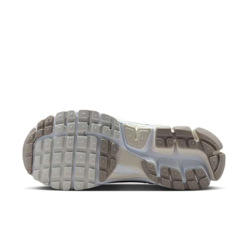 Nike Zoom Vomero 5 FJ2028-107 02