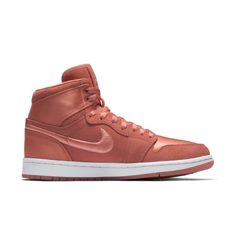 Jordan 1 Retro High AO1847-640 03