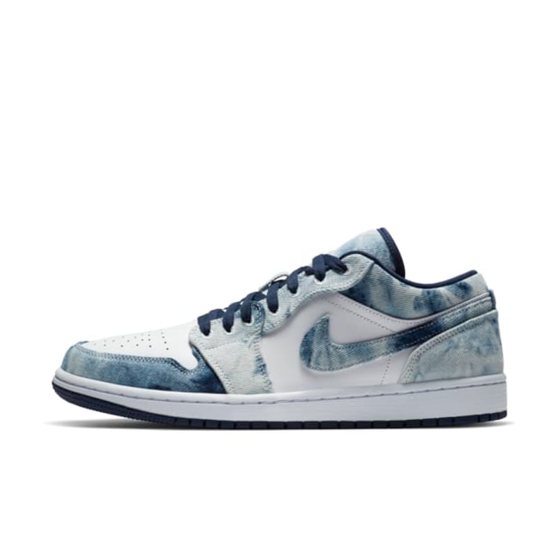 Jordan 1 Low SE CZ8455-100 01