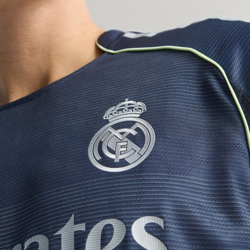 adidas Real Madrid 2025/26 Away Authentic JV5920 04