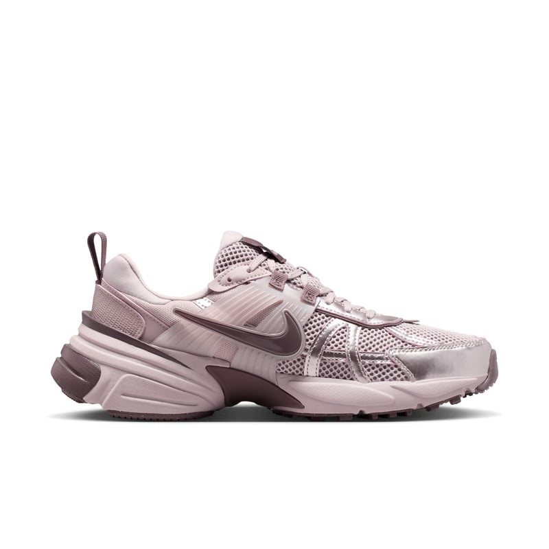 Nike V2K Run trainers "Particle Rose & Tattoo" | Women | SportStyle | 03 | SPORTSHOWROOM