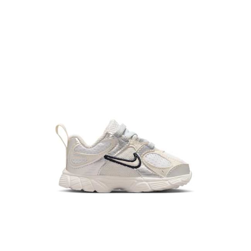 Nike V5 RNR HQ6413-102 03