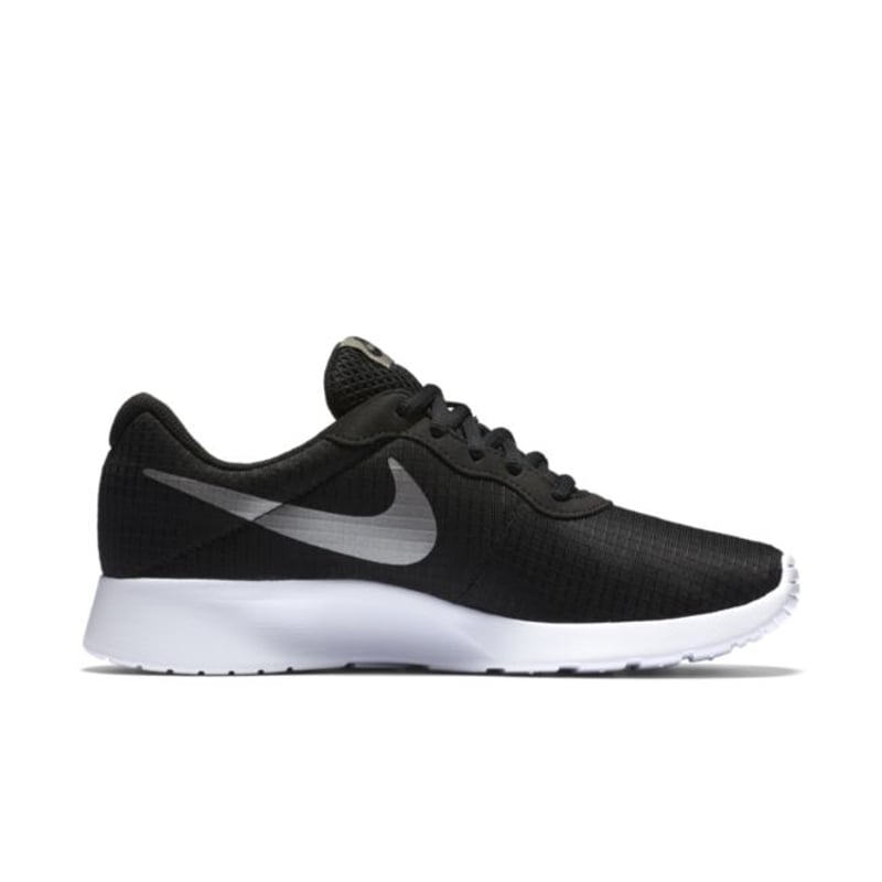 Nike Tanjun SE 844908-002 03