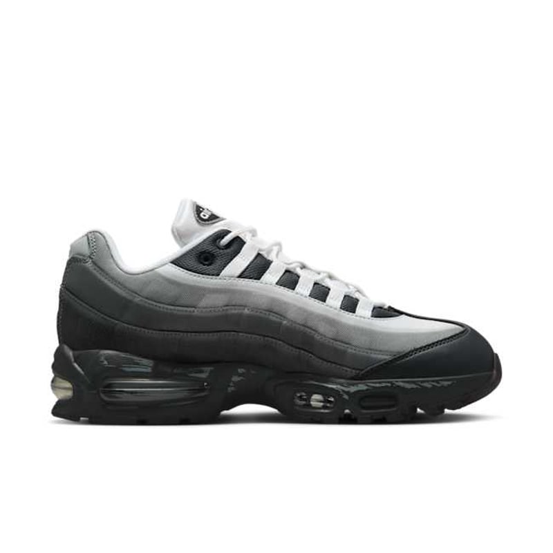 Nike Air Max 95 x Yu-Gi-Oh! II7404-100 03
