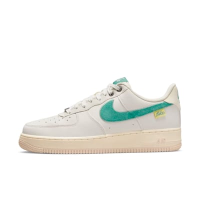 Nike Air Force 1 '07 LV8 DO5876-100