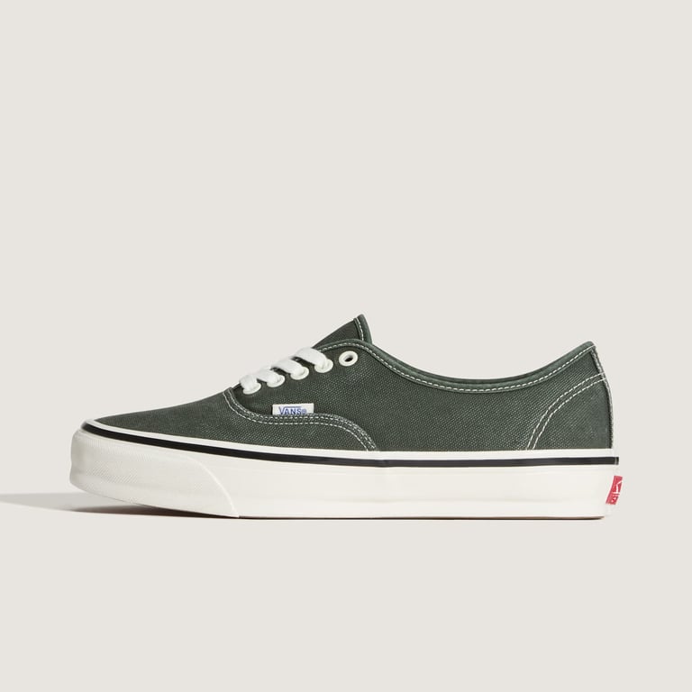 Vans Premium Authentic VN000EBNKEL 01