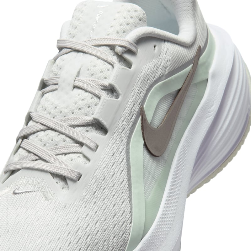 Nike Downshifter 14 löparskor "Off-White & Barely Green" | Kvinnor | Löpning | 07 | SPORTSHOWROOM