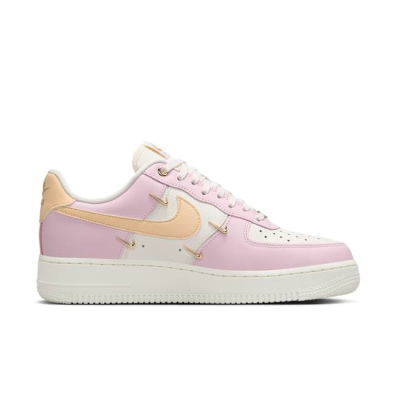 Nike Air Force 1 '07 LX IB2574-600 03