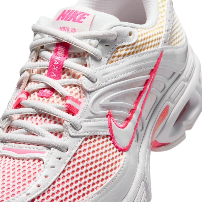 Nike Air Max Moto 2K sneakers "Summit White & Orange Pulse" | Kvinnor | Sportstyle | 07 | SPORTSHOWROOM
