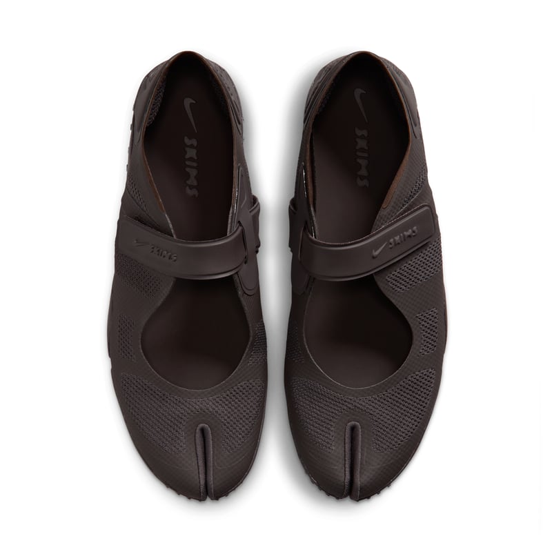 Παπούτσια NikeSKIMS Rift Mesh "Tar" | Γυναίκες | Sportstyle | 04 | SPORTSHOWROOM