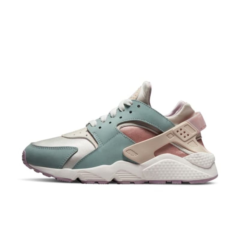 Nike Air Huarache DQ4990-104 01