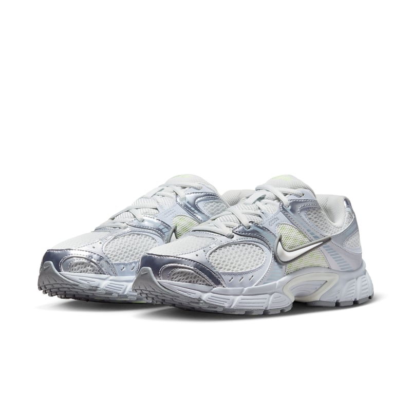 Sneakers Nike V5 RNR "Football Grey & Metallic Silver" | Donna | Sportstyle | 05 | SPORTSHOWROOM