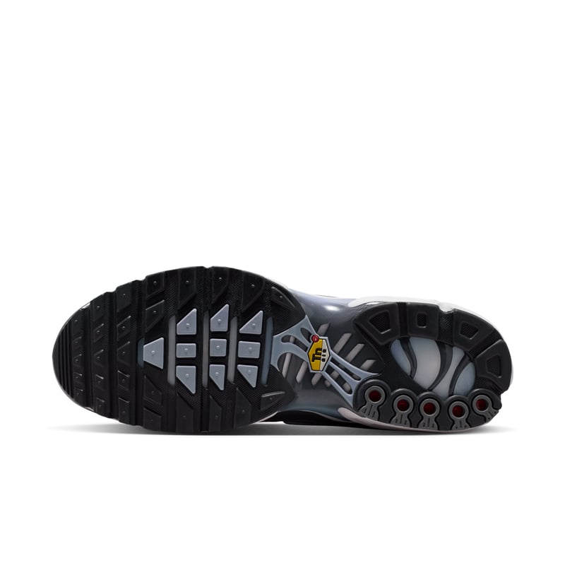 Superge Nike Air Max Plus "Smoke Grey" | Moški | Sportstyle | 02 | SPORTSHOWROOM