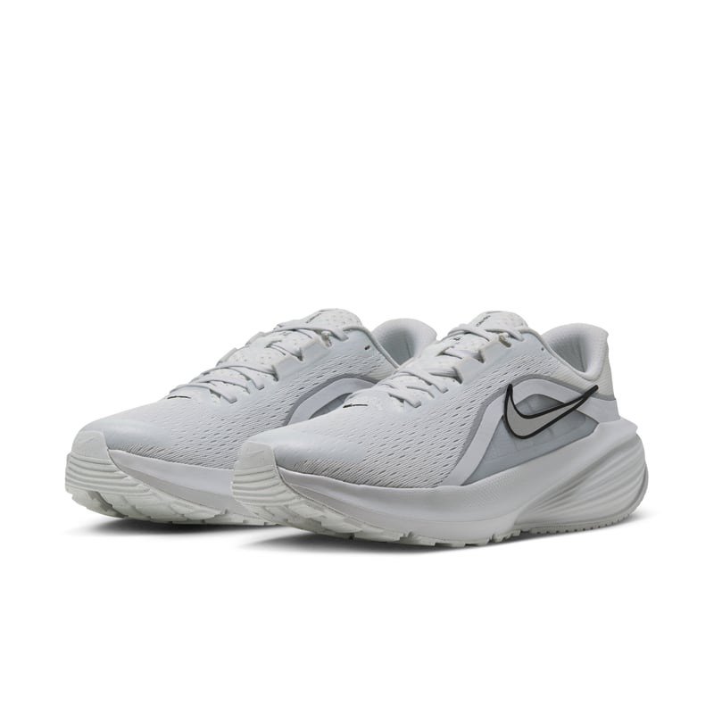 Nike Downshifter 14 löparskor "Off-White & Metallic Silver" | Kvinnor | Löpning | 05 | SPORTSHOWROOM