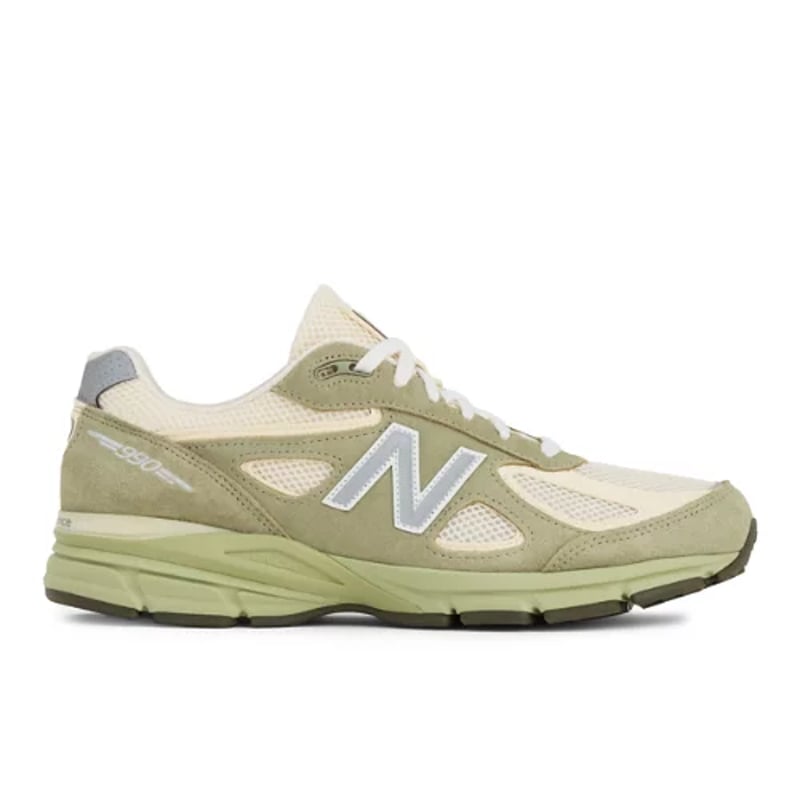 New Balance 990v4 Made in USA sneakerit "Olive Leaf & White" | Miehet & Naiset | Sportstyle | 02 | SPORTSHOWROOM