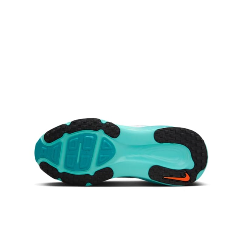 Nike Vomero 18 HQ2157-103 02