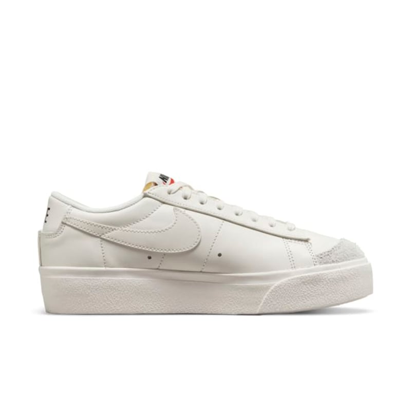 Nike Blazer Low Platform DJ0292-105 04