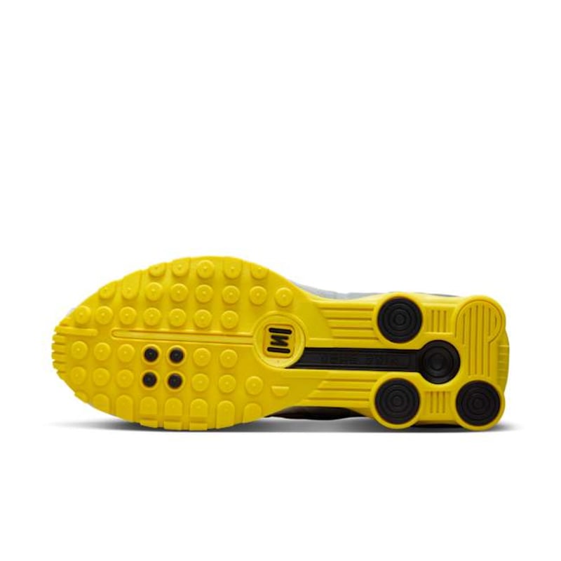 Nike Shox R4 IH3397-078 02