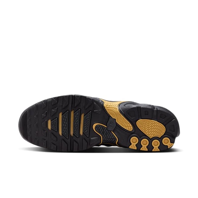 Nike Air Max Plus Drift x Paris Saint-Germain FZ4748-001 02