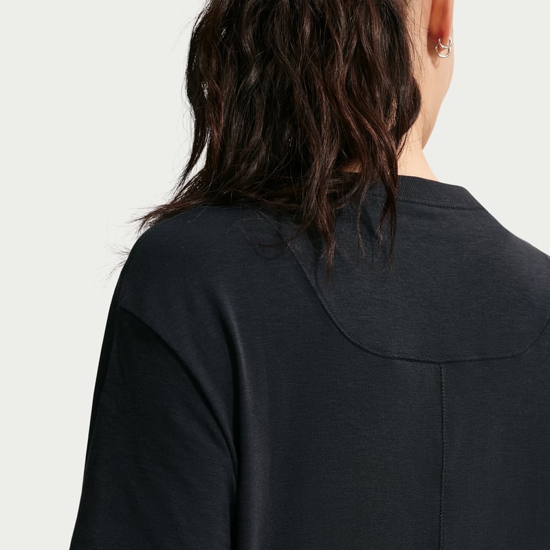 Nike One Relaxed Dri-FIT FN2814-011 02