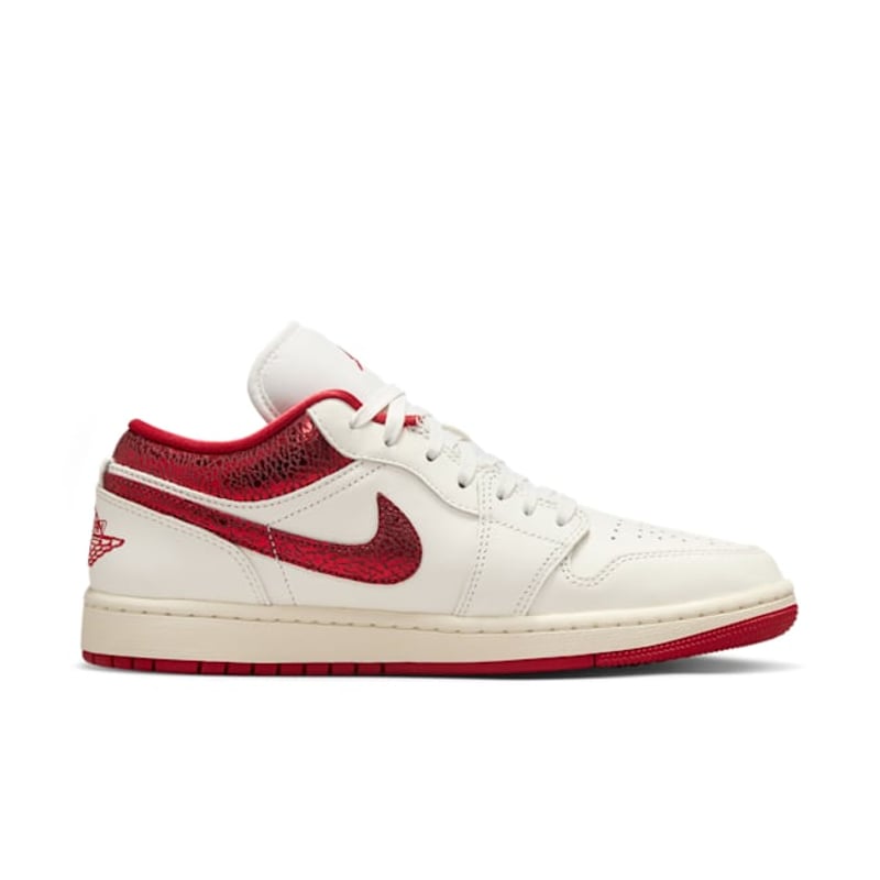 Jordan 1 Low HJ9338-106 03