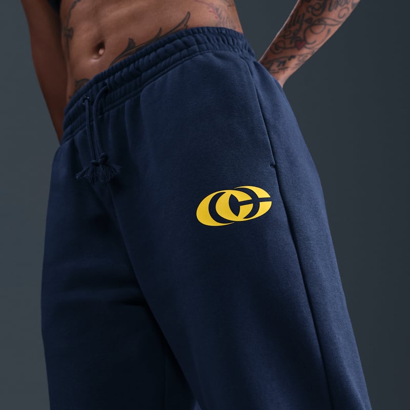 Nike Caitlin Clark Phoenix Fleece Hose "Midnight Navy & Amarillo" | Damen | Sportstyle & Basketball | 03 | SPORTSHOWROOM
