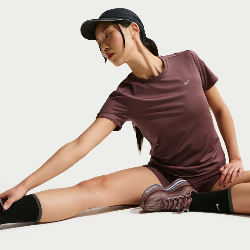 Nike Swift Dri-FIT HM9698-502 03