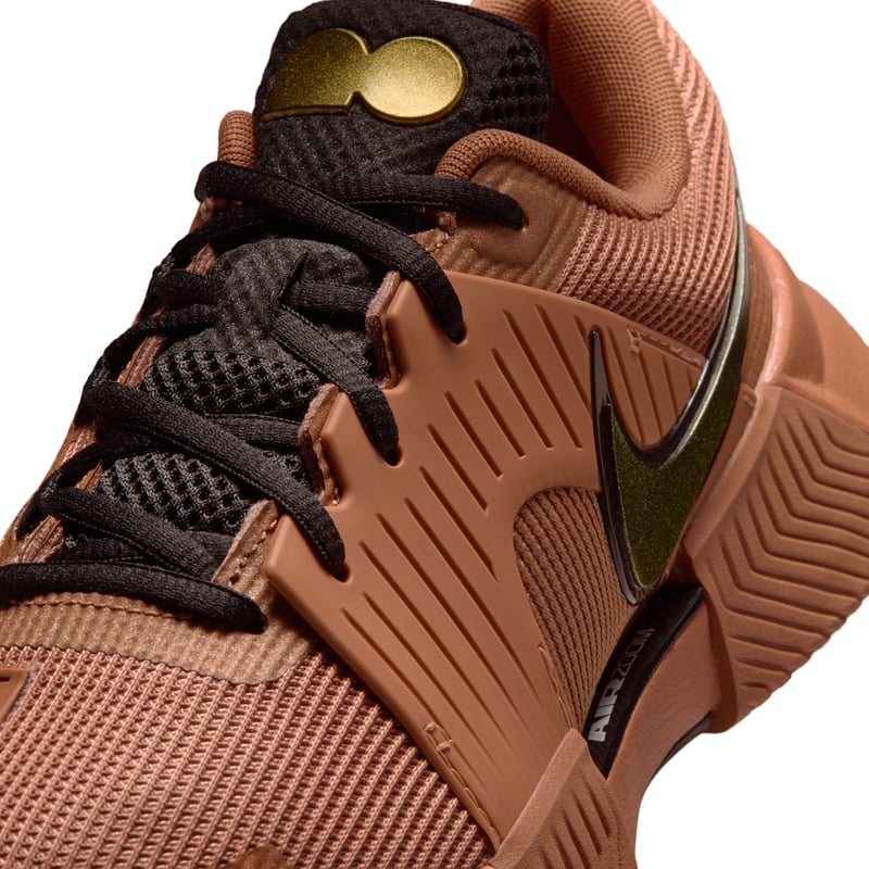 Nike GP Challenge 1.5 x Naomi Osaka tennissko "Mineral Clay & Black" | Dame | Tennis | 07 | SPORTSHOWROOM