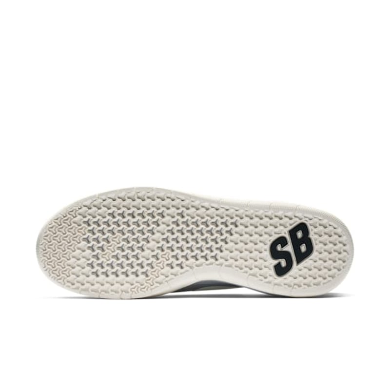 Nike SB Nyjah Free AA4272-004 02